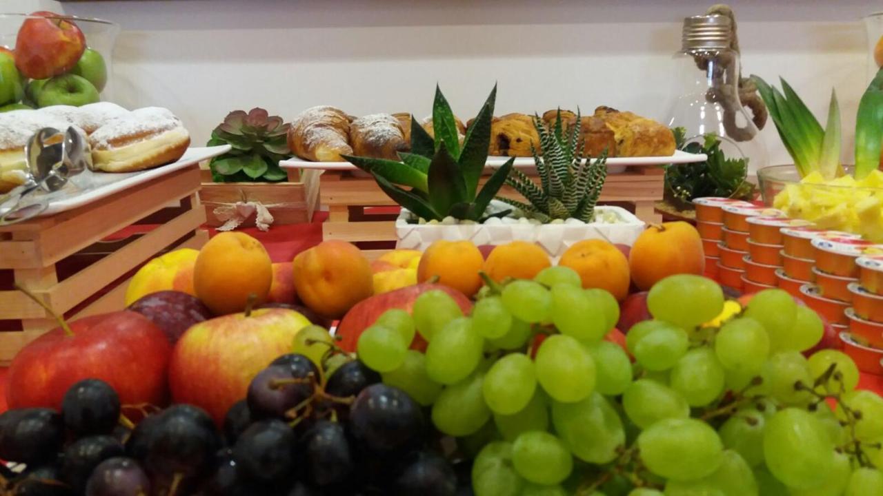 Hotel Senza Pensieri Riccione Luaran gambar