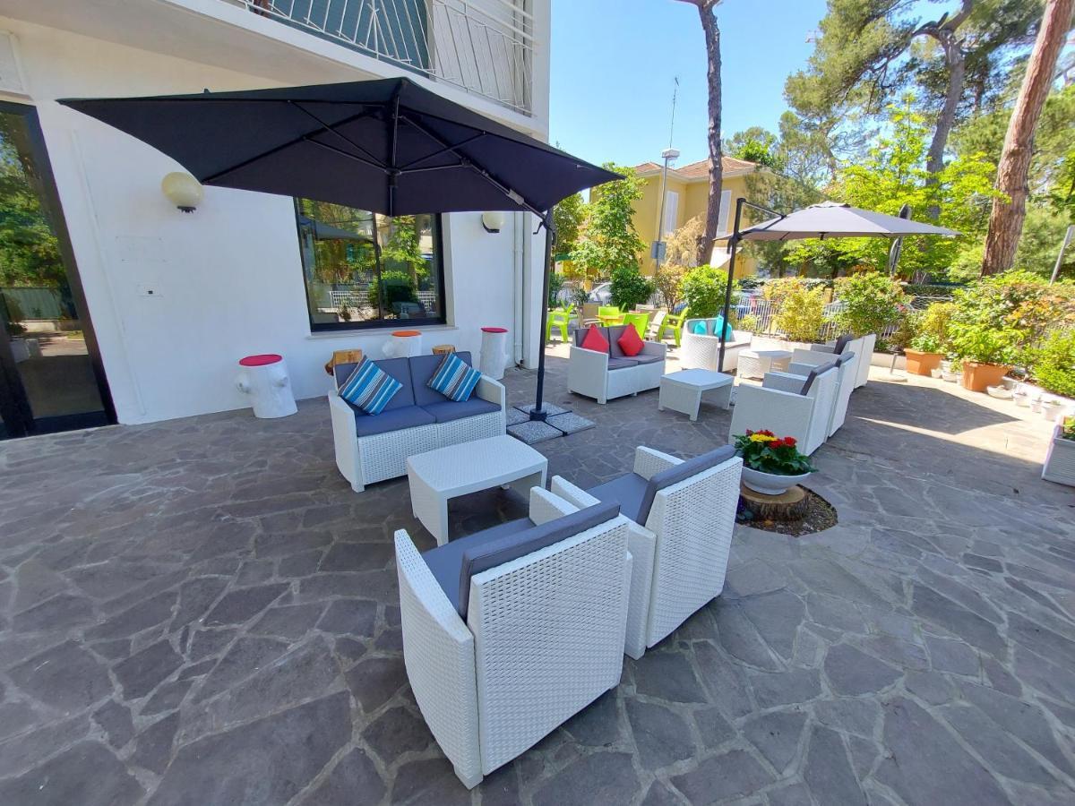 Hotel Senza Pensieri Riccione Luaran gambar