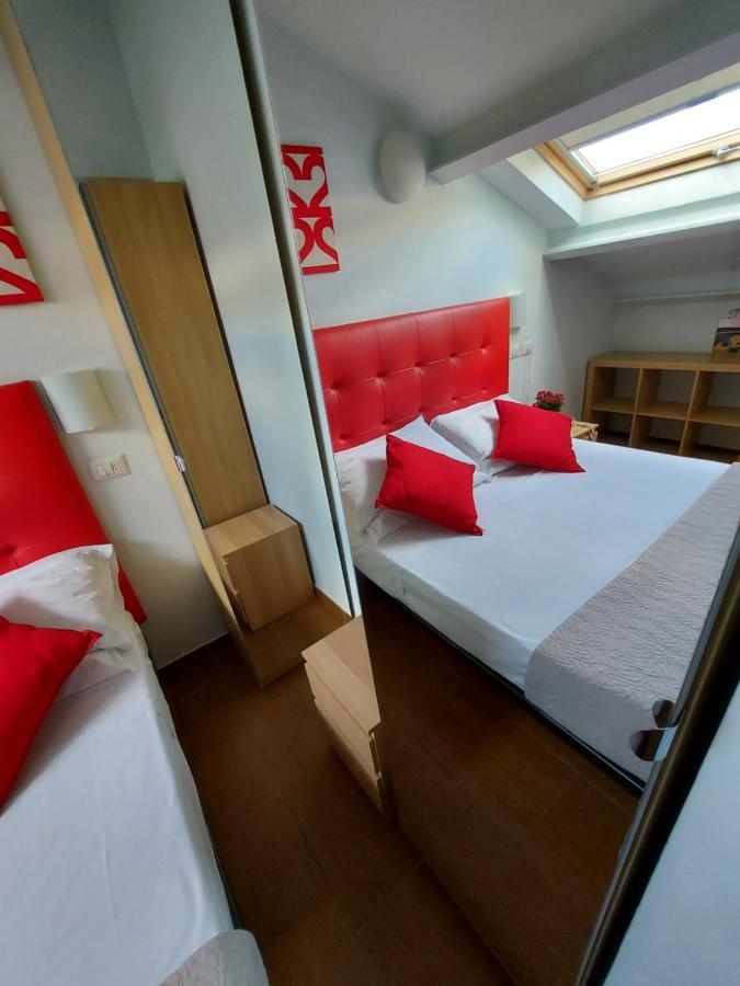 Hotel Senza Pensieri Riccione Luaran gambar
