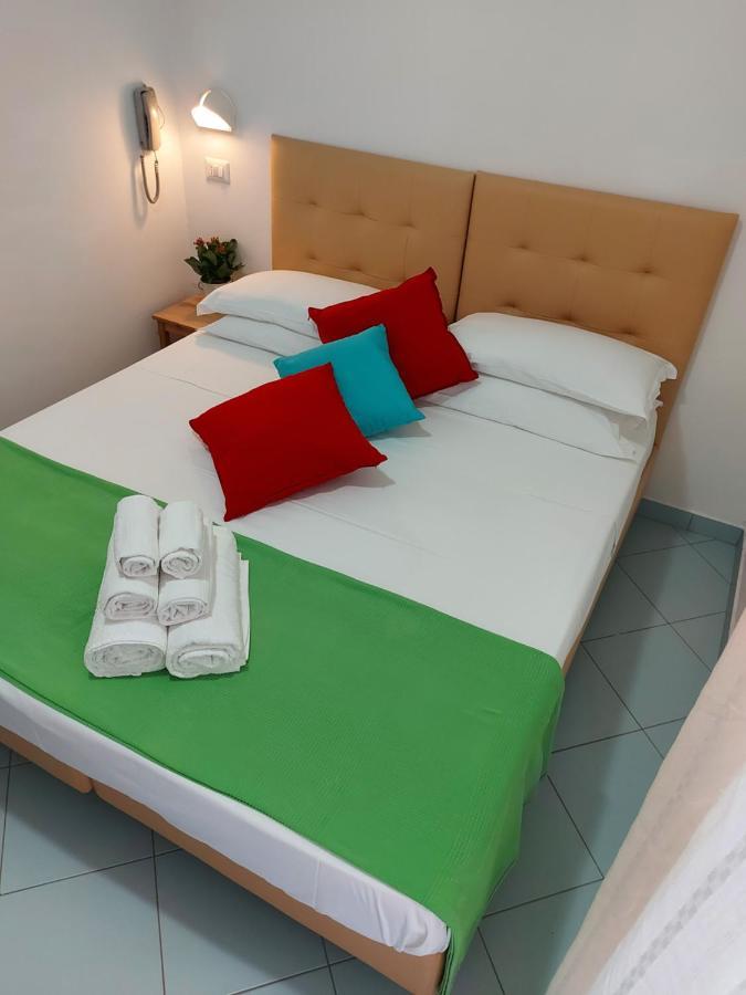 Hotel Senza Pensieri Riccione Luaran gambar