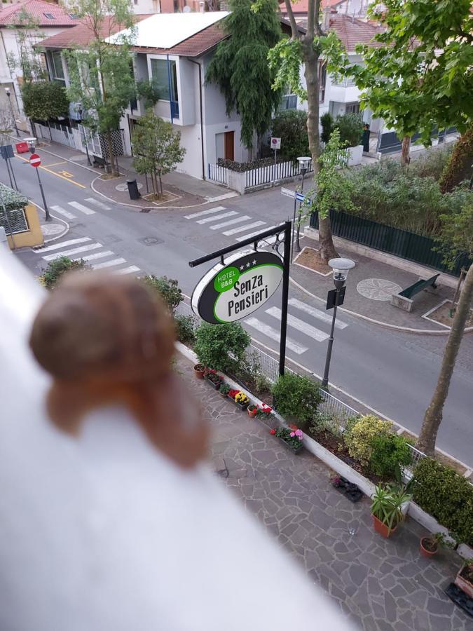 Hotel Senza Pensieri Riccione Luaran gambar