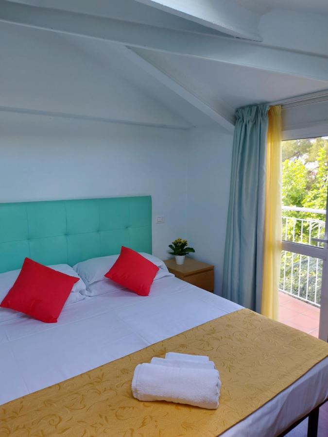 Hotel Senza Pensieri Riccione Luaran gambar