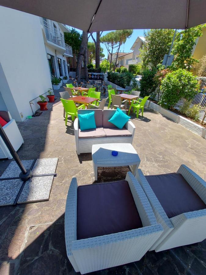Hotel Senza Pensieri Riccione Luaran gambar