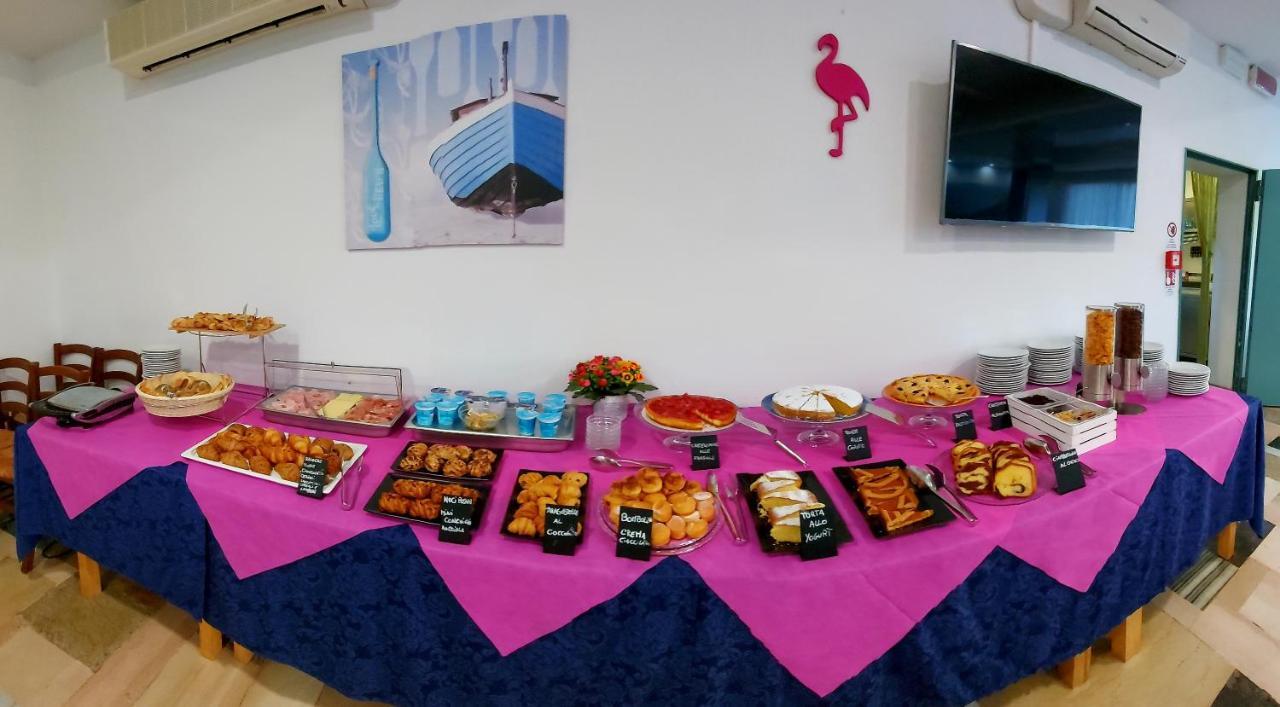 Hotel Senza Pensieri Riccione Luaran gambar