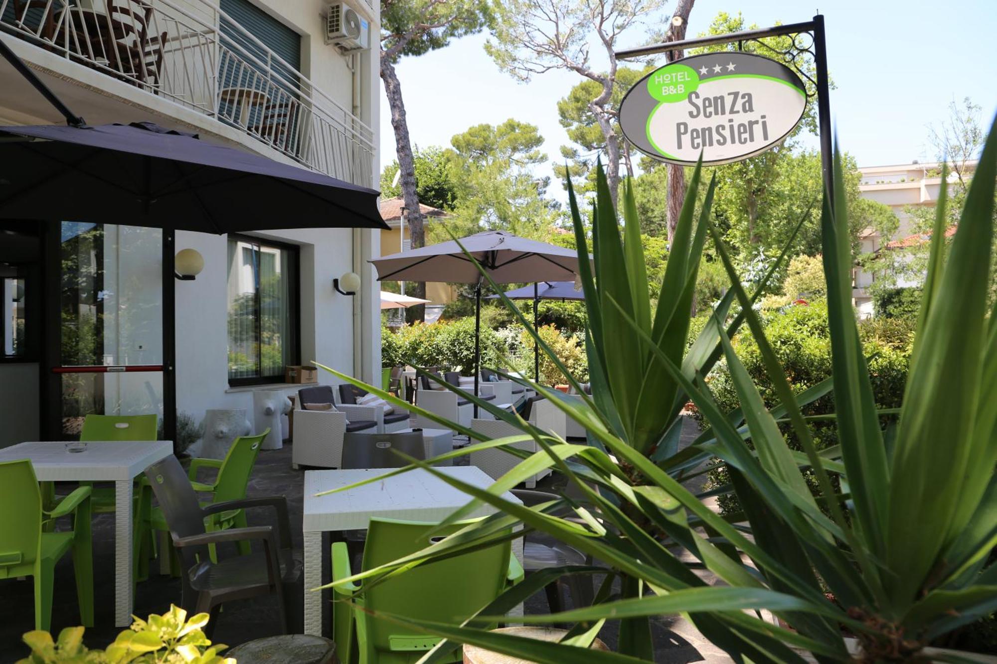 Hotel Senza Pensieri Riccione Luaran gambar