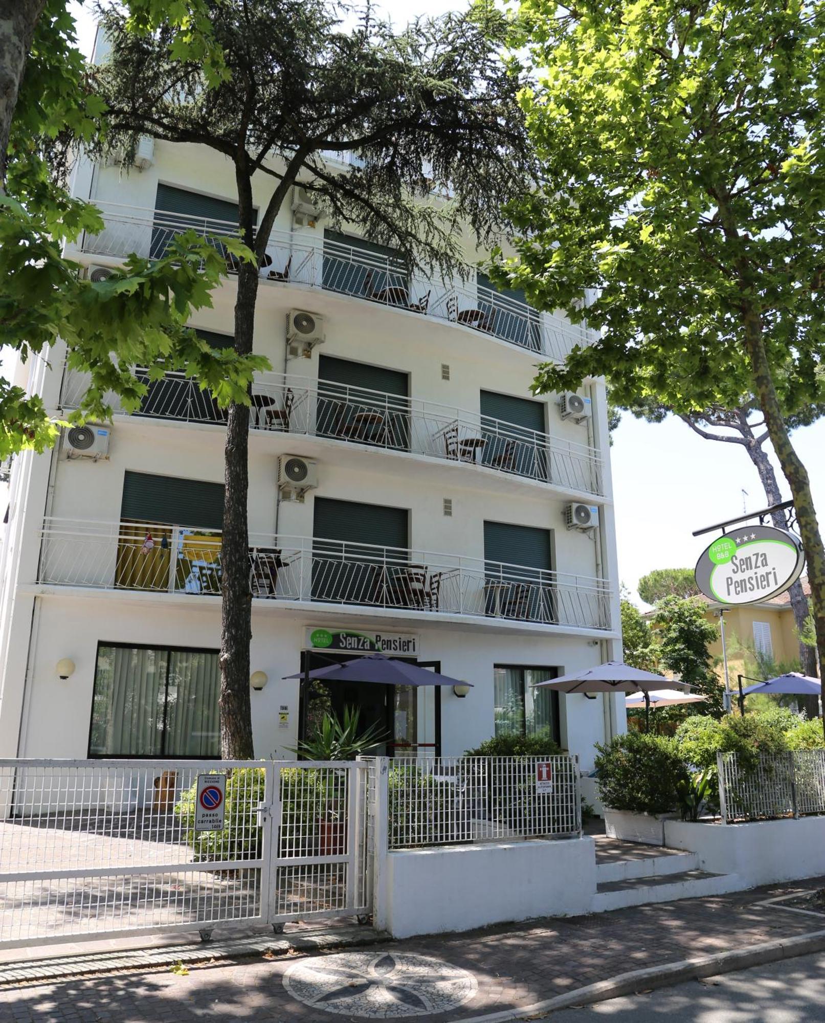 Hotel Senza Pensieri Riccione Luaran gambar
